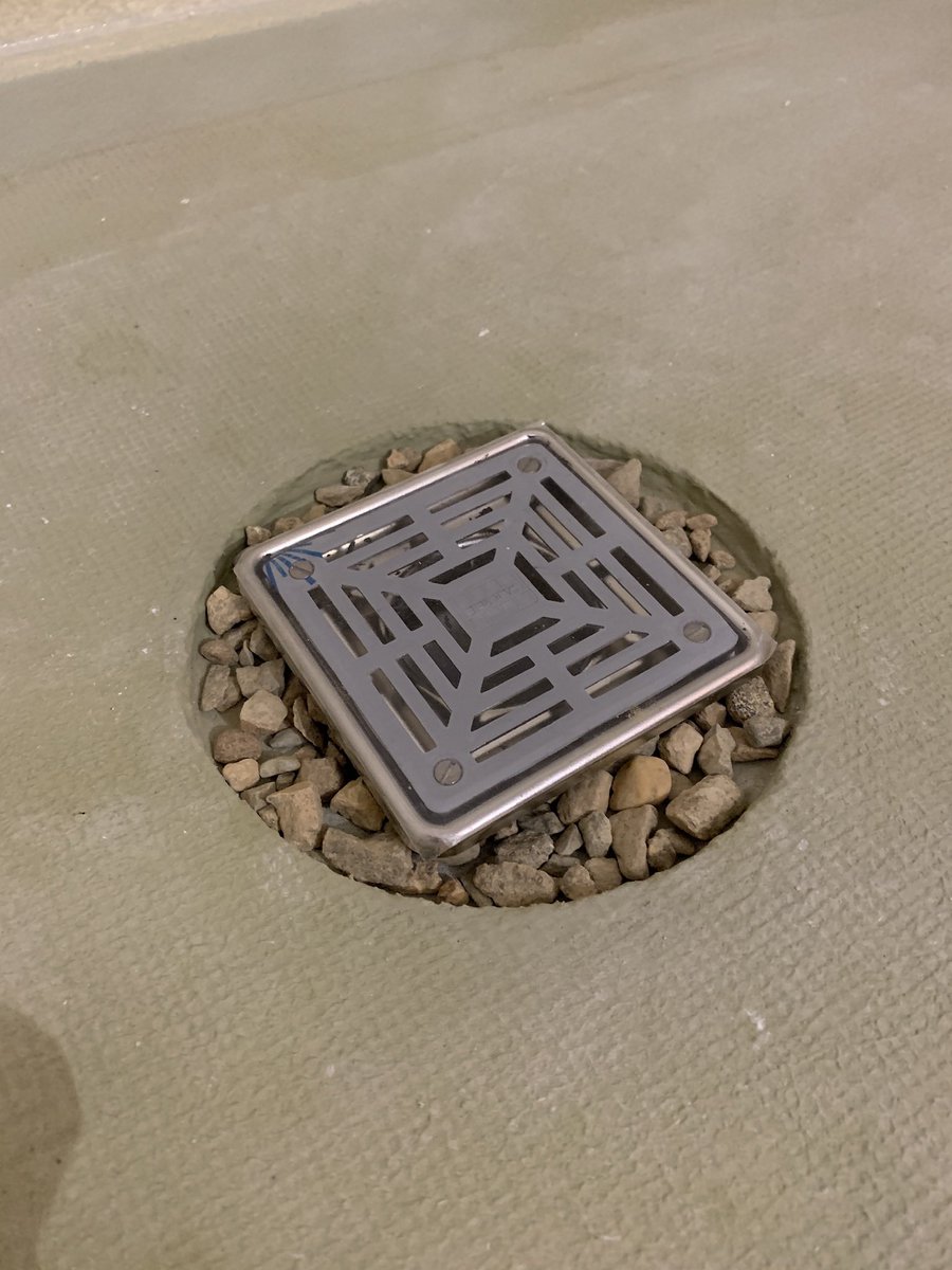 daviemactile's tweet image. Protecting the weep holes so we don’t weep later. 

#bathremodel #Boston #tileinstallation #interiordesign