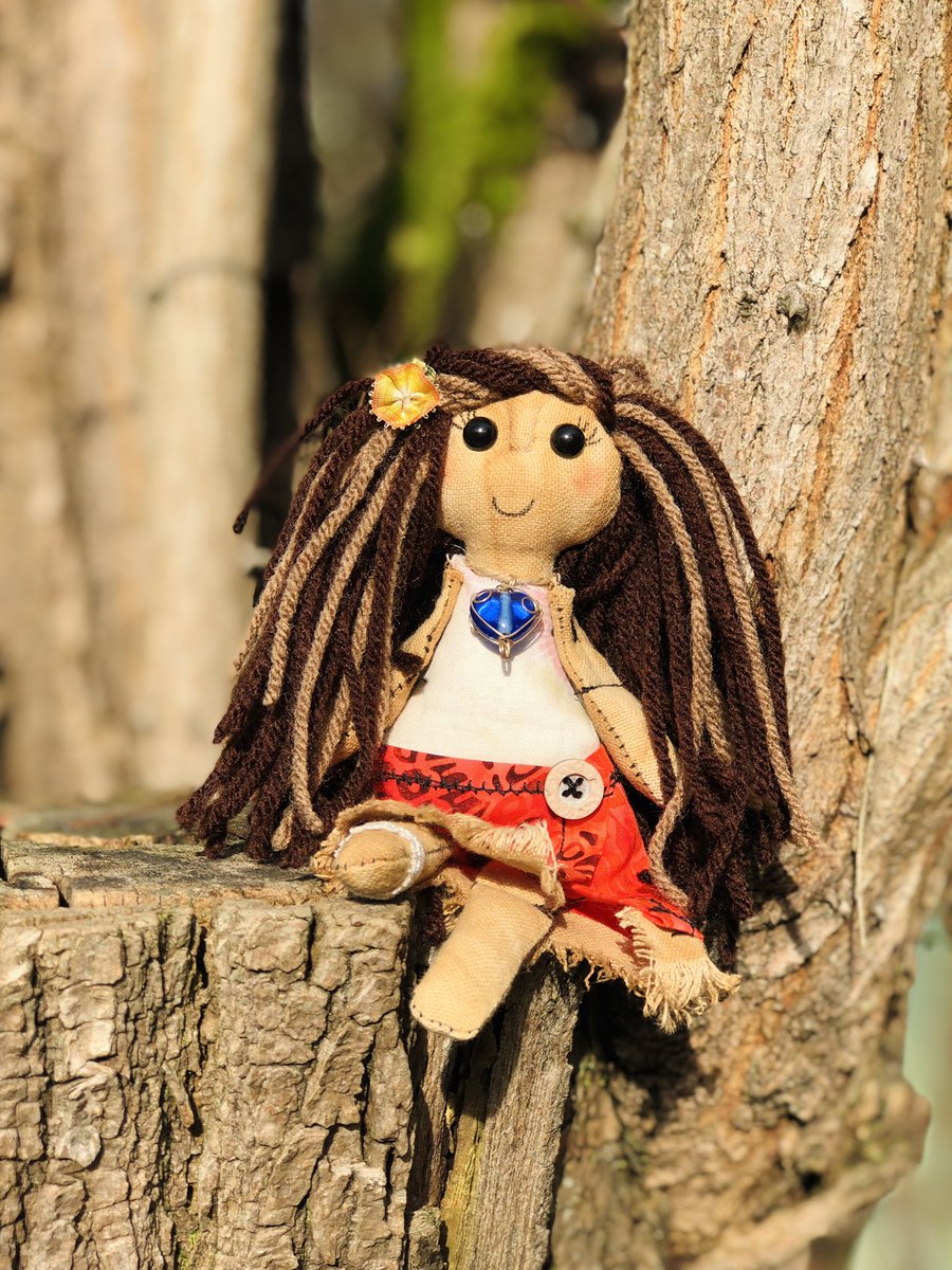 Video is finally here! How I add hair to my Moana doll. youtu.be/FrPj69yea0U?si…