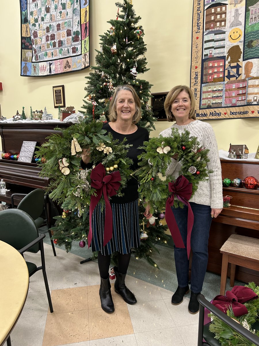 UMassGeriatrics's tweet photo. Members of our division recently participated in a fundraiser for the Alzheimer's Association at the Worcester Senior Center! https://t.co/Rpe42939YH