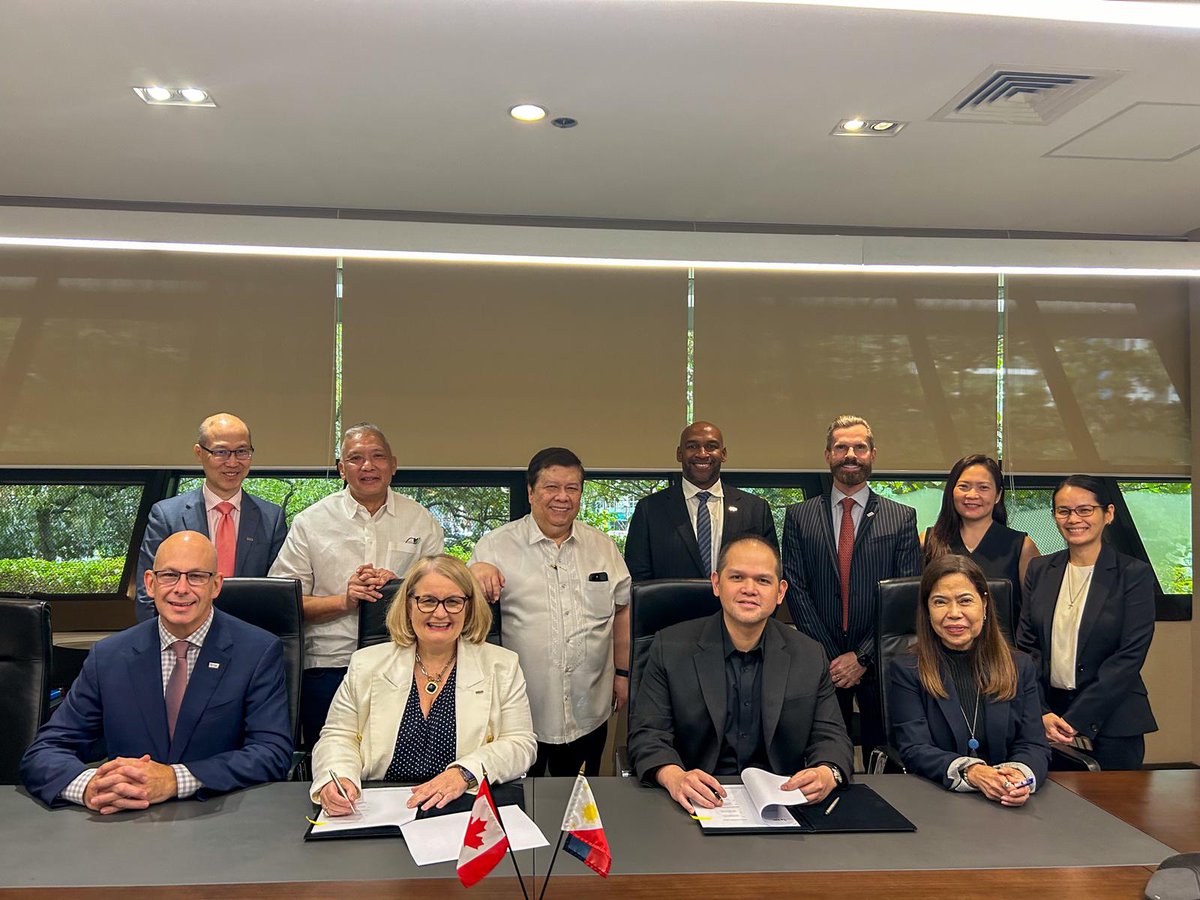 ToddWinterhalt's tweet photo. I am pleased to share that @ExportDevCanada has signed a MoU with San Miguel Corporation. This agreement aims to foster greater trade between Canada and the Philippines, which has emerged as a key investment destination in the #IndoPacific.
➡️https://t.co/TYG2McqRbk https://t.co/N9sxLAaFKL