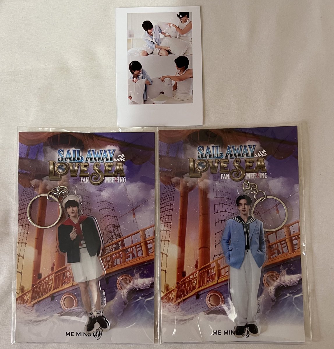 nogravitae's tweet photo. thank you so much @Ivy_Vveee for helping me get these trofi tank tops and bkk fanmeet keychains! i am so happy right now! also thanks for the snack clusters peat liked 😆
#FortFTS #TROFI #TROFIxeversuM #eversuM #TROFI2024 #HOLDYOURTROFI #ComeFortZon #BabyFeat #TROFIxSummerSun https://t.co/Ogjz8zBQCw