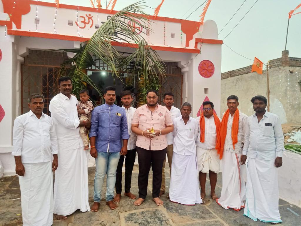 prasannapatilpp's tweet photo. 13.12.2024 ರಂದು ಹನುಮ ಜಯಂತಿಯಂದು ಗುಡಿಹಾಳ ಗ್ರಾಮದಲ್ಲಿ ಶ್ರೀ ಮಾರುತೇಶ್ವರ ಜಾತ್ರಾ ಮಹೋತ್ಸವದಲ್ಲಿ ಭಾಗಿಯಾಗಿ ದರ್ಶನ ಪಡೆದ ಕ್ಷಣ.
#prathapgoudapatil
#prasannapatil https://t.co/SqfSEvU823