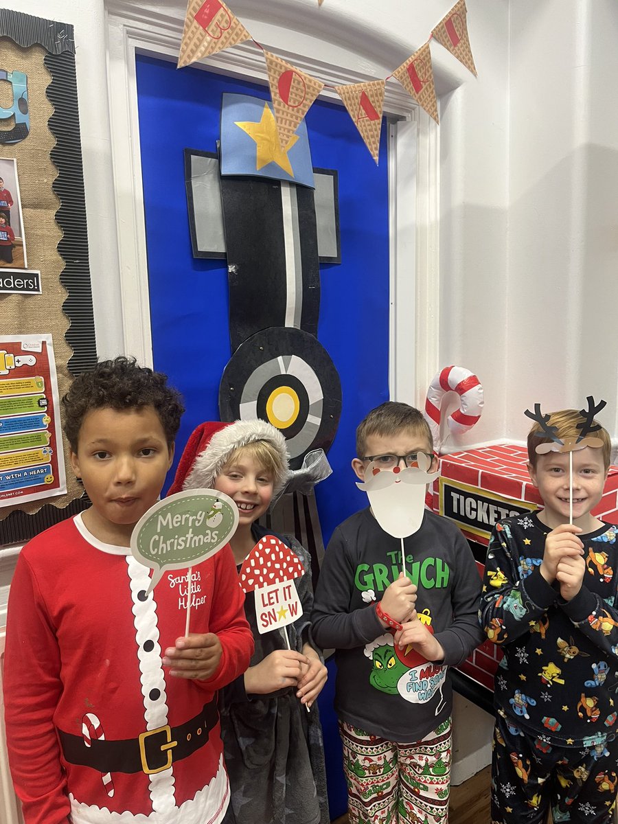 Oh my! It’s been a wonderful Polar Express journey that we have been on today in Y3Mo.  We have enjoyed hot chocolate with ALL of the toppings, a chocolate fountain and we decorated gingerbread biscuits. This afternoon we fully immersed ourselves in the film! So exciting!
