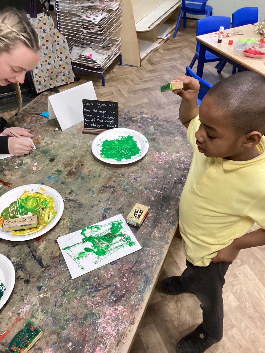We have had an amazing Christmas Crafternoon! 🎄
🦌We have made reindeer food! 
⛄️ We have made flour snowmen!
🎄 We have made Christmas tree threading! 
🎁 and Stamp Christmas Cards 

#christmascrafternoon #learningthroughplay #stayandplay #earlyyesrsideas