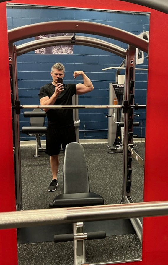 If only my monk in poe2 was as strong as me .... 10 attempts on act 2 boss last night but we did it #PathofExile2