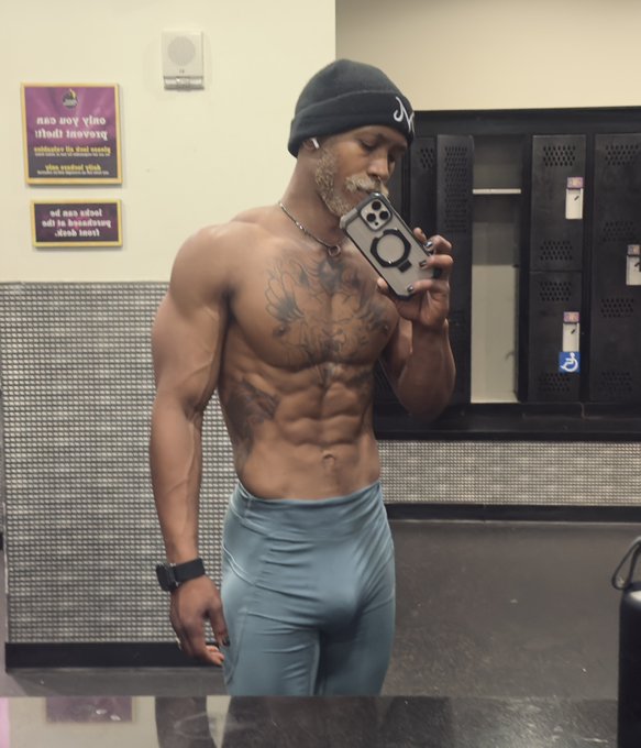 Watch BigSeitan Ⓥ's leaked NSFW photo on TwXstars