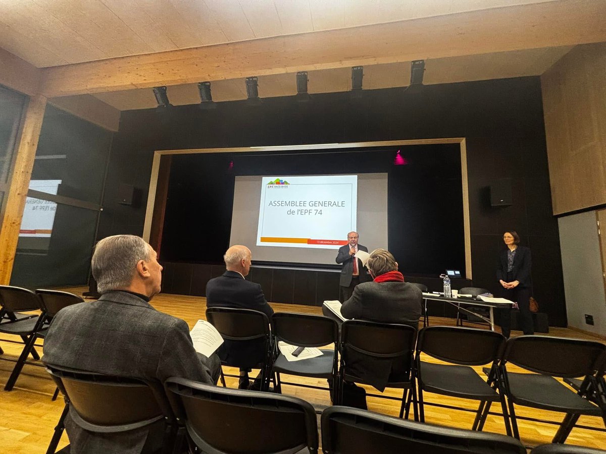 noel_sylviane's tweet image. En représentation de la Région @auvergnerhalpes  à l&apos;Assemblée générale de l&apos;EPF 74 à Eteaux
@epfl74