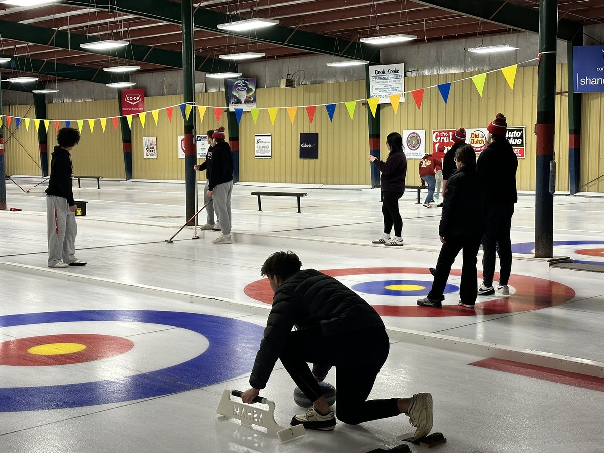 NorManBlizzJrA's tweet image. Sunday we had our annual Christmas Party! We tried curling! 

It was a blast! Thank you to The Curling Club for the amazing venue and to all the Billets, players, staff, and volunteers who could make it. 

Happy Holidays! ❄️

#NorManBlizzard #MJHL #ThePas #Opaskwayak #RMofKelsey