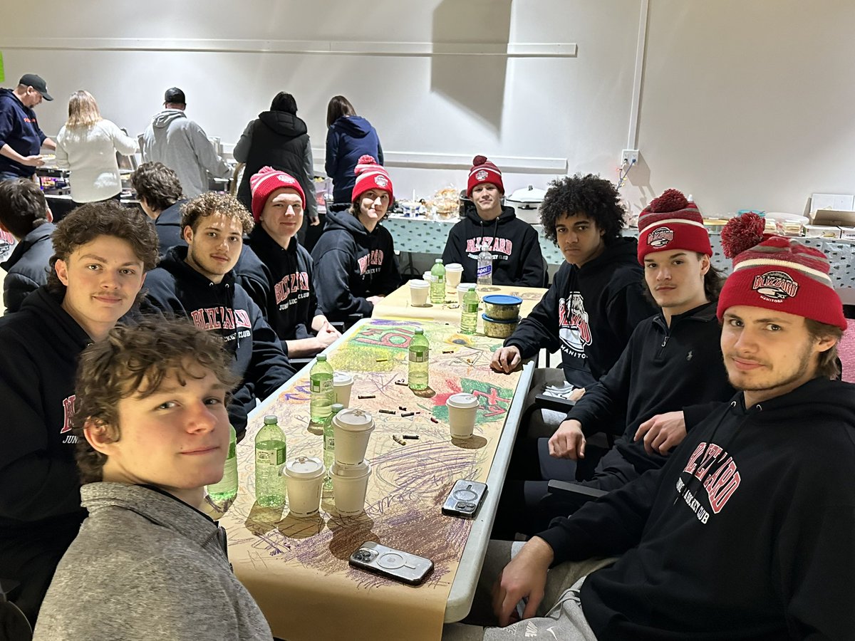 NorManBlizzJrA's tweet image. Sunday we had our annual Christmas Party! We tried curling! 

It was a blast! Thank you to The Curling Club for the amazing venue and to all the Billets, players, staff, and volunteers who could make it. 

Happy Holidays! ❄️

#NorManBlizzard #MJHL #ThePas #Opaskwayak #RMofKelsey