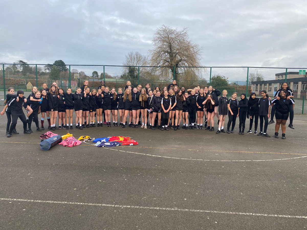 Awesome interhouse from Year 7 today 👏👏🏐 

Da iawn 🌟🌟🌟 

#MaximisingPotential 
#Netball