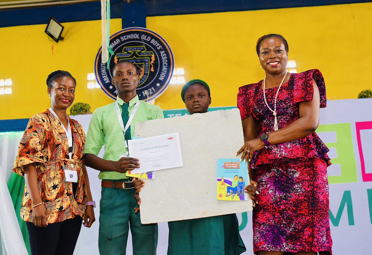 Teach4Nigeria's tweet photo. Secondary Category – 3rd Place
🥉 Alaye High School transformed waste paper into sustainable ceiling materials, blending innovation and environmental conservation to improve learning spaces.

Kindly email partnership@teachfornigeria.org.
#WasteToWealth #ThinkItCreateIt https://t.co/ShtHEfzvEL