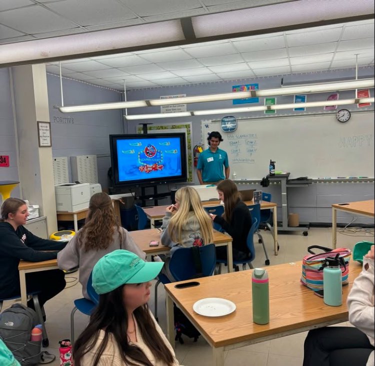 SHS_AOF's tweet photo. Scambusters came to Sanderson last week for a lunch n learn. Our academy students learned how to spot a scam and how to prevent them. https://t.co/JEfi0alfey