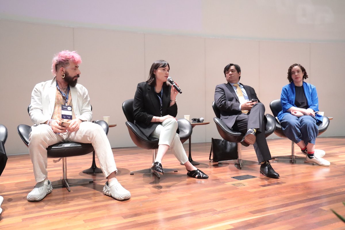 <a href="/ABRELATAM/">ABRELATAM - Bolivia 2025</a> <a href="/opengovpart/">Open Gov Partnership</a> <a href="/OEA_oficial/">OEA</a> <a href="/ConDatosLATAM/">ConDatos - Bolivia 2025</a> <a href="/ildalatam/">ILDA</a> <a href="/okfnbr/">Open Knowledge Brasil</a> <a href="/EscuelaDeDatos/">Escuela de Datos</a> 💡 Durante el encuentro, nuestra Directora <a href="/tamilaznik/">Tamara Laznik</a> participó del panel “Tecnología, Democracia y Apertura: ¿Podemos Regular el Futuro Digital?”, donde se debatió acerca de la regulación de tecnologías y sobre estrategias para garantizar que su uso sirva a la democracia.