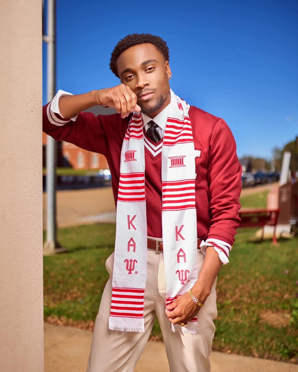 intrepid898's tweet image. Congrats Jalen! We are sooo proud of you! 🖤💛❤️🤍 #GramGrad2024 #JayDay #GSUAlum #GammaPsiNupe #GramFamLegacy