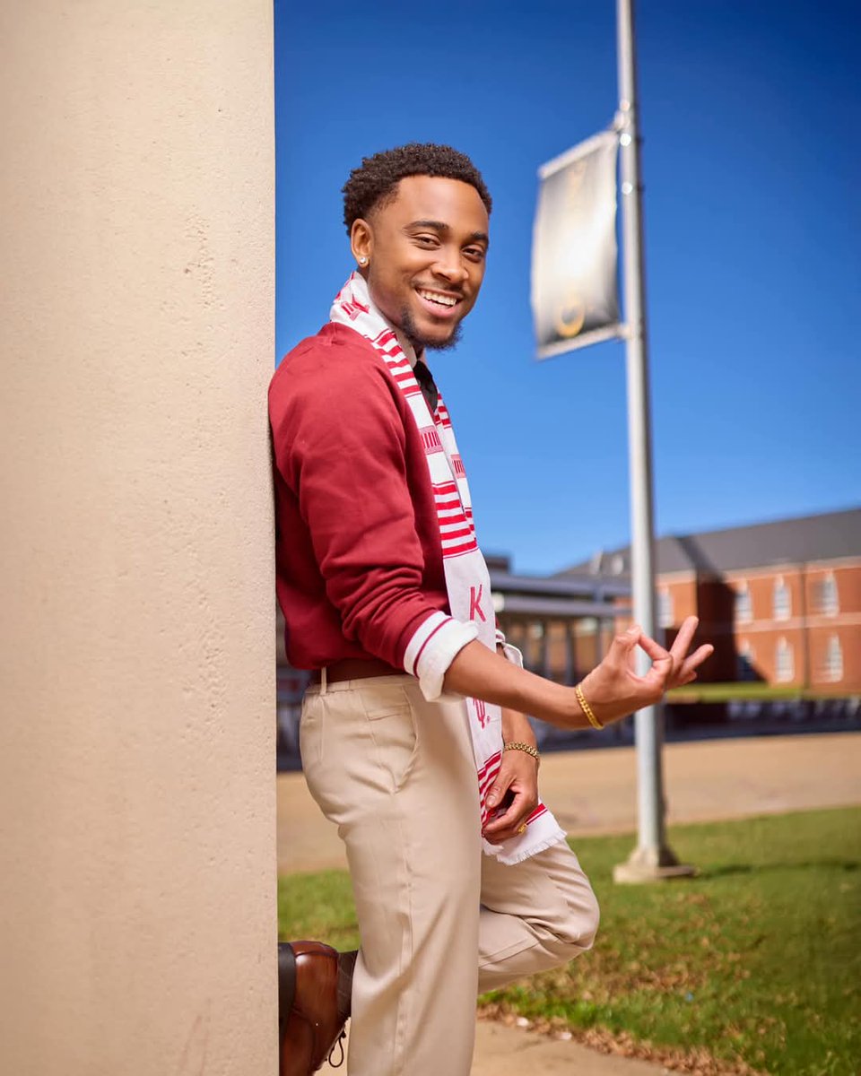 intrepid898's tweet image. Congrats Jalen! We are sooo proud of you! 🖤💛❤️🤍 #GramGrad2024 #JayDay #GSUAlum #GammaPsiNupe #GramFamLegacy