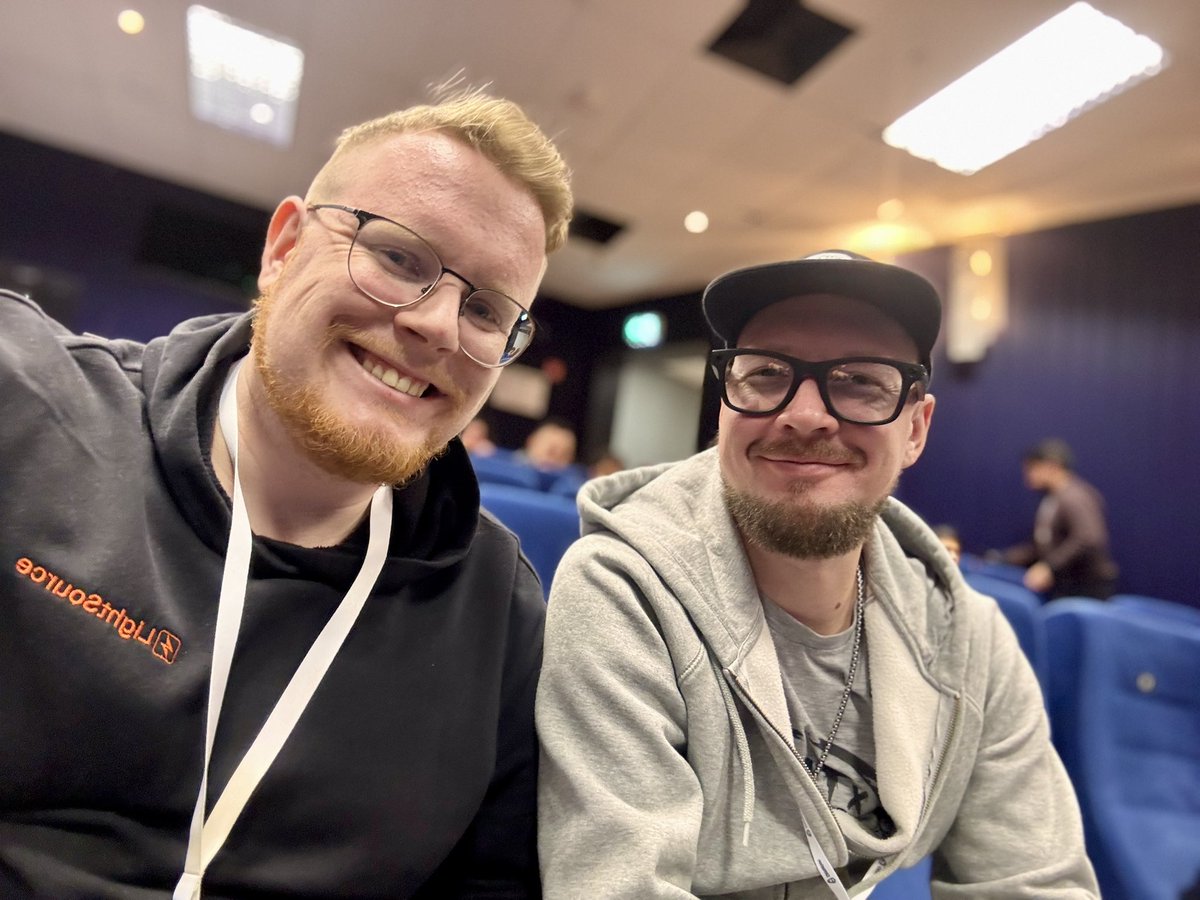 Casually hanging out with <a href="/chicoxyzzy/">Sergey Rubanov</a> at #ReactDayBerlin