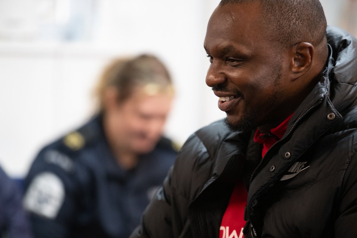 🥊Knocking out the end of the week with a special guest!  🥊 Yesterday <a href="/RNGibSqn/">Royal Navy Gibraltar Squadron</a> had the honour of welcoming the #British 🇬🇧 boxer <a href="/DillianWhyte/">Dillian Whyte</a> who chatted with the sailors and was shown around the Squadron ahead of his fight in #Gibraltar 🇬🇮 on Sunday. Good luck Dillian!
