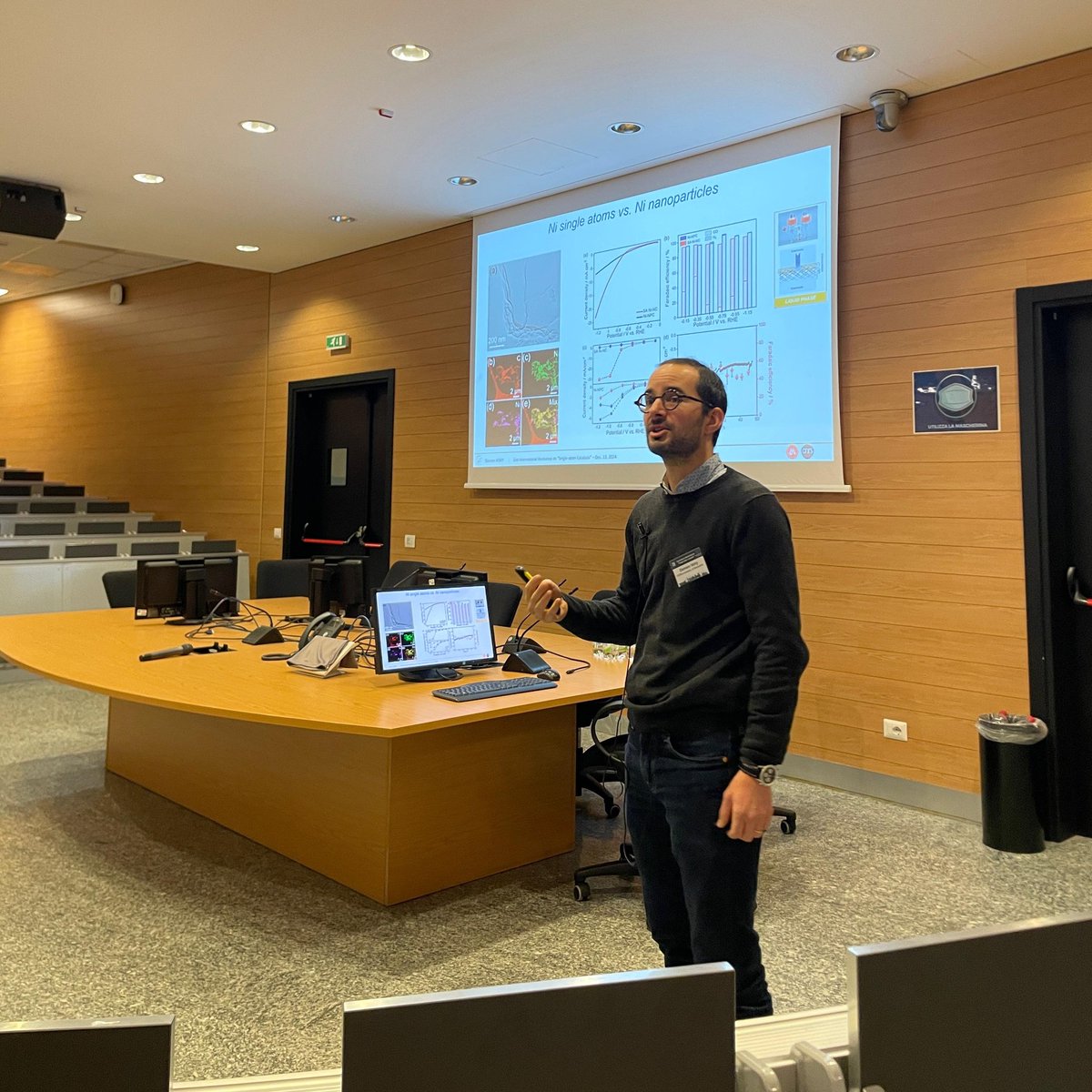 We end the day with <a href="/VoiryGroup/">Voiry Group 🇺🇦</a> from <a href="/CNRS/">CNRS 🌍</a>, learning how single atoms can be integrated in membranes for electrochemical applications!