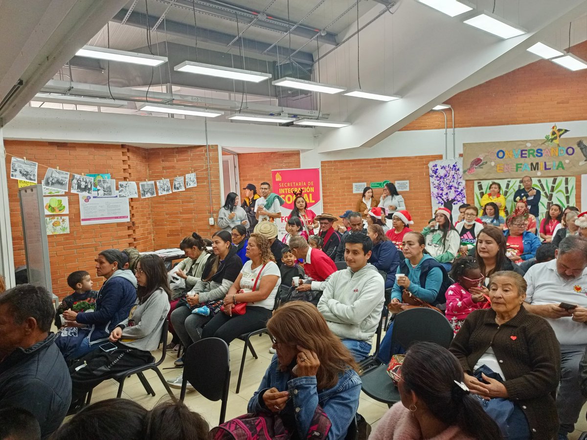 Trabajando por nivelar la cancha de las oportunidades, comenzamos la audiencia de Rendición de Cuentas de #Fontibón, un día para visibilizar los avances, atenciones y proyectos dirigidos a la población más vulnerable de la localidad. 🔍

#BogotáMiCiudadMiCasa