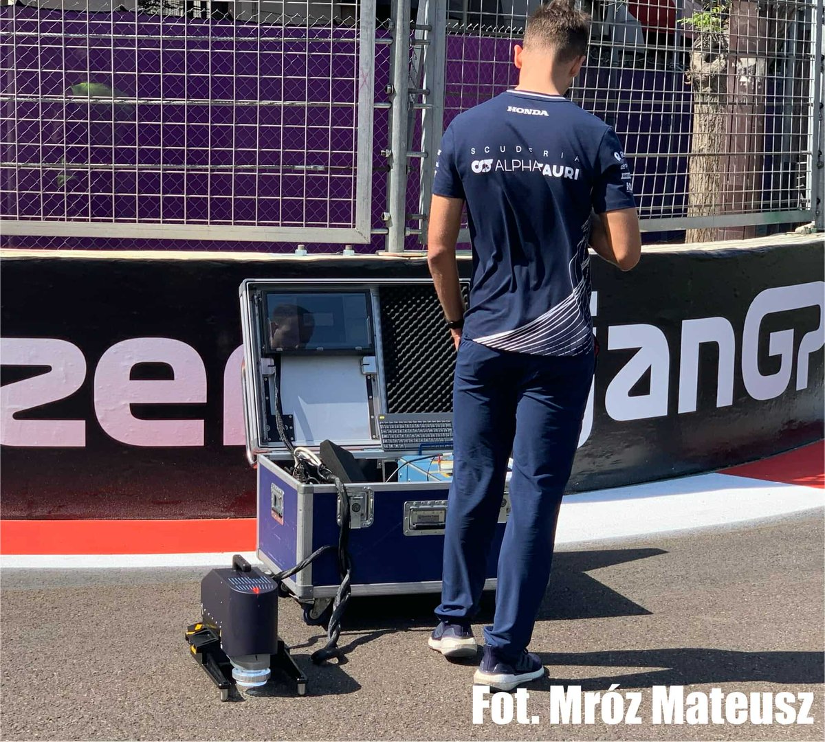 Mateusz Mróz tweet media