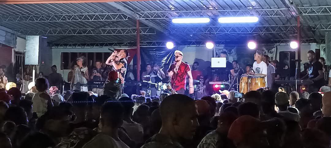 radioangulo's tweet photo. 📣 Comercio informa ...
Este próximo fin de semana regresa otra edición más de las Noches Holguineras, en su espacio habitual el Estadio Calixto García ‼
#ComerciodelPueblo #RadioAngulo https://t.co/GQcyXX4zeT
