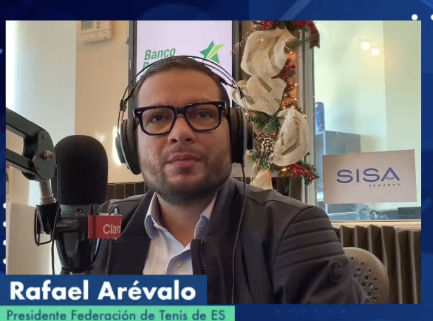 "Marcelo es mi hermano menor... por supuesto que estoy muy orgulloso de él." Rafael Arévalo (<a href="/RafaelArevaloES/">Rafael Arévalo</a>), presidente de la Federación Salvadoreña de tenis.

En vivo por:
- <a href="/SonoraFM_sv/">Sonora FM</a> 104.5
- latribu.fm
- YouTube: youtube.com/watch?v=98DF7y…