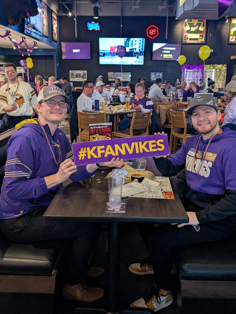 RyMeezy's tweet photo. As is tradition with @D3van26 #KFANVIKES https://t.co/YvUERPHRD0