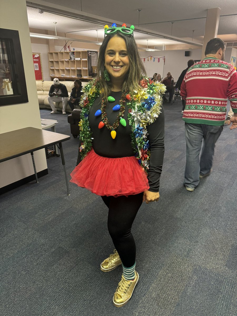 Angeles Perez Ed.D. (@drangelesperez) on Twitter photo Best day of the year ! Spreading Christmas cheer and longevity stipends from our amazing <a href="/HuffmanISD/">Huffman ISD</a> school board! Best day of the year ! Spreading Christmas cheer and longevity stipends from our amazing <a href="/HuffmanISD/">Huffman ISD</a> school board!