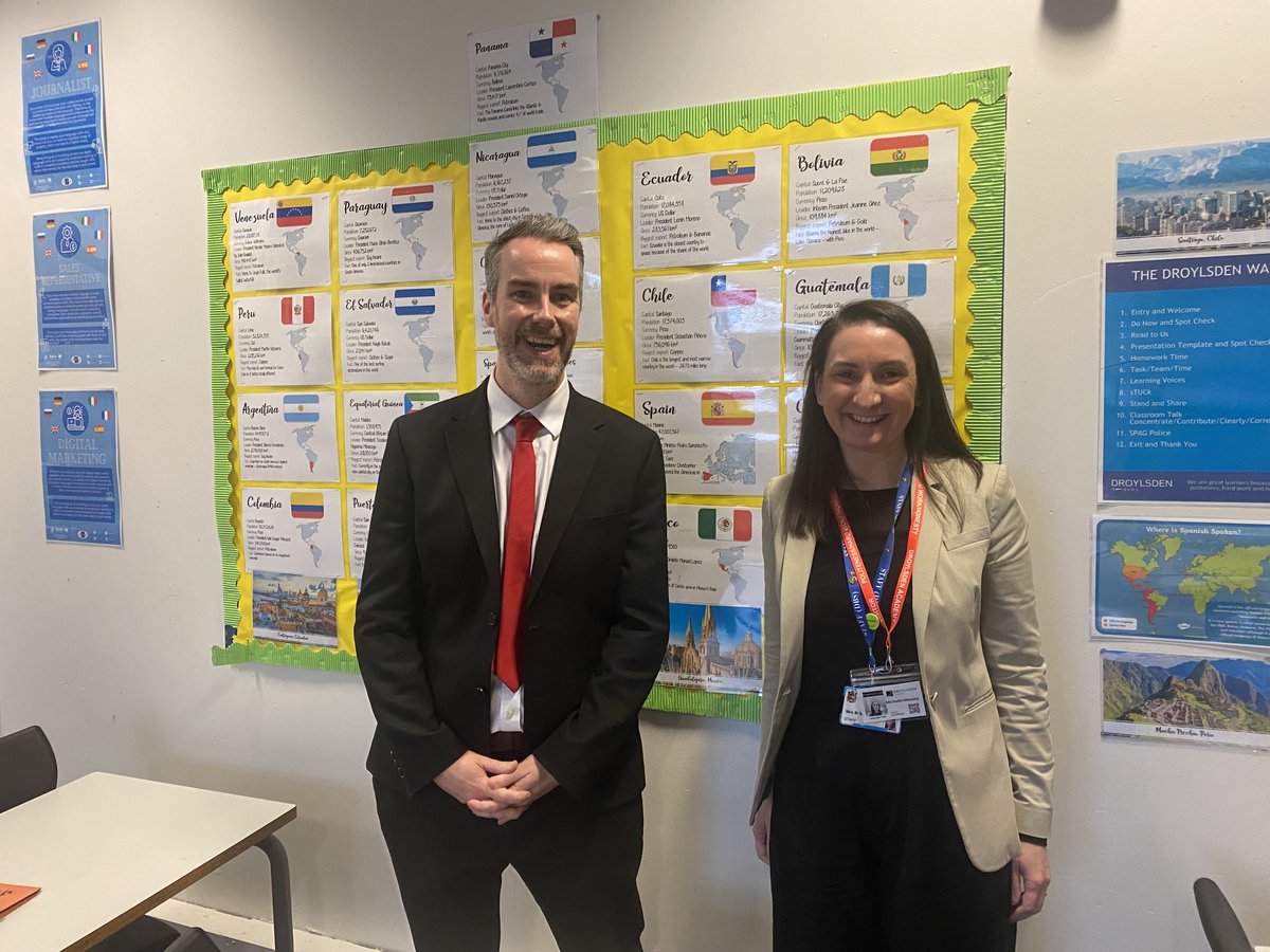 KinderLangNW's tweet image. 🚗 Our final visit of 2024 saw one of our SpTs @MMassey_Kinder visit @DroyAcademy. It was a great visit - we discussed KS3 curriculum planning and ICT, as well as met some lovely pupils.

We can&apos;t wait to meet all of our amazing #LanguageHubs partner schools again in 2025! 🎄