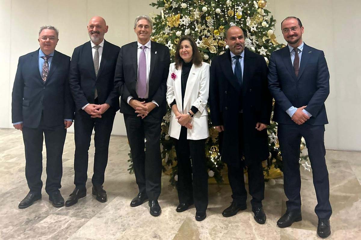 Universidad Alcalá (@uahes) on Twitter photo La @comunidadMadrid y <a href="/CienciaGob/">Ministerio de Ciencia, Innovación y Universidades</a>, junto a los rectores de las universidades públicas madrileñas, han firmado el convenio del Programa María Goyri pata la incorporación de 1.091 nuevos docentes, una inversión estatal de 169 millones de euros en la región. ow.ly/UaQE50UqM0Z La @comunidadMadrid y <a href="/CienciaGob/">Ministerio de Ciencia, Innovación y Universidades</a>, junto a los rectores de las universidades públicas madrileñas, han firmado el convenio del Programa María Goyri pata la incorporación de 1.091 nuevos docentes, una inversión estatal de 169 millones de euros en la región. ow.ly/UaQE50UqM0Z