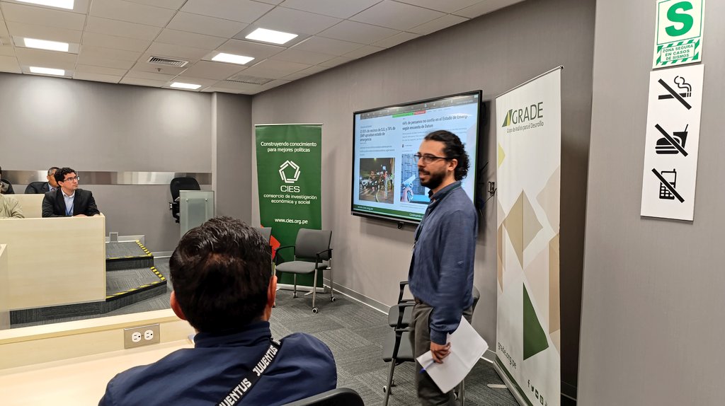 #SeminarioCIES2024 "Nuestro estudio buscó saber si dos estados de emergencia (2016 y 2022) en el Callao tuvieron efectos, y si hubieron efectos no intencionados". Estamos #envivo: linkedin.com/posts/consorci…
