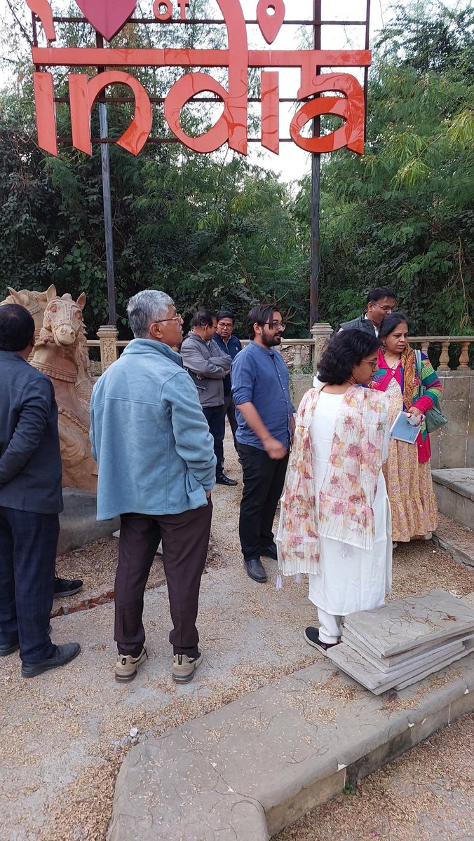 sandeeppathe's tweet photo. #HeritageComittee paid a visit to ongoing work at #Zeromilestone Heritage site Nagpur 

The work is in Progress and very soon the heritage site of Zeromilestone which is an iconic and popular site of Nagpur will be restored and open for citizens 

(1/2) https://t.co/49R0onQERF