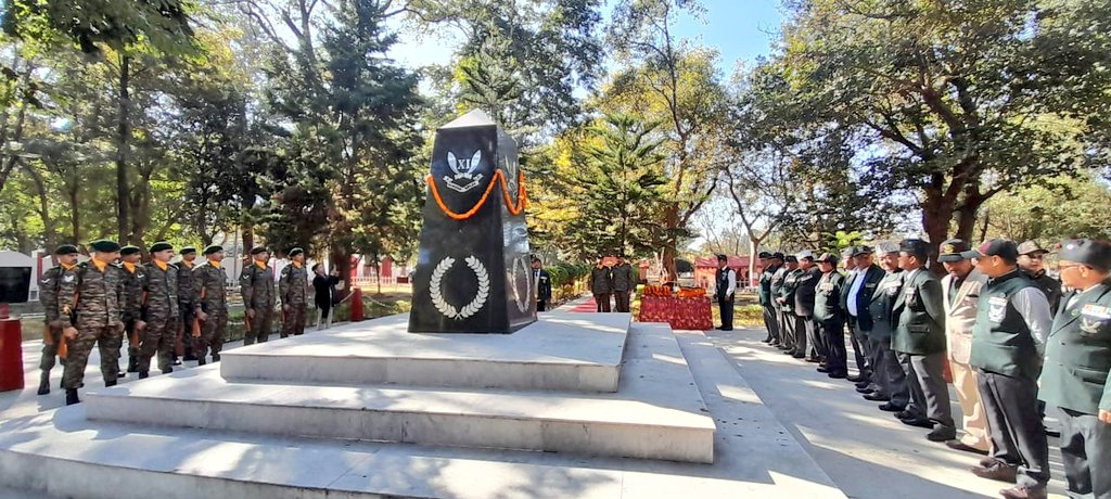 PRODefDehradun's tweet photo. The #veterans of 5/11 GR (BOGRA) carried out a Wreath Laying Ceremony at Ghangora Garrison on 13 Dec 24 to #honour the Fallen Heroes of the Battalion on 13 Dec 1971, Bangladesh Liberation War.

#RespectFallenHeroes
#RespectNation
#IndianArmy
#Dehradun https://t.co/BFydPBZBHl
