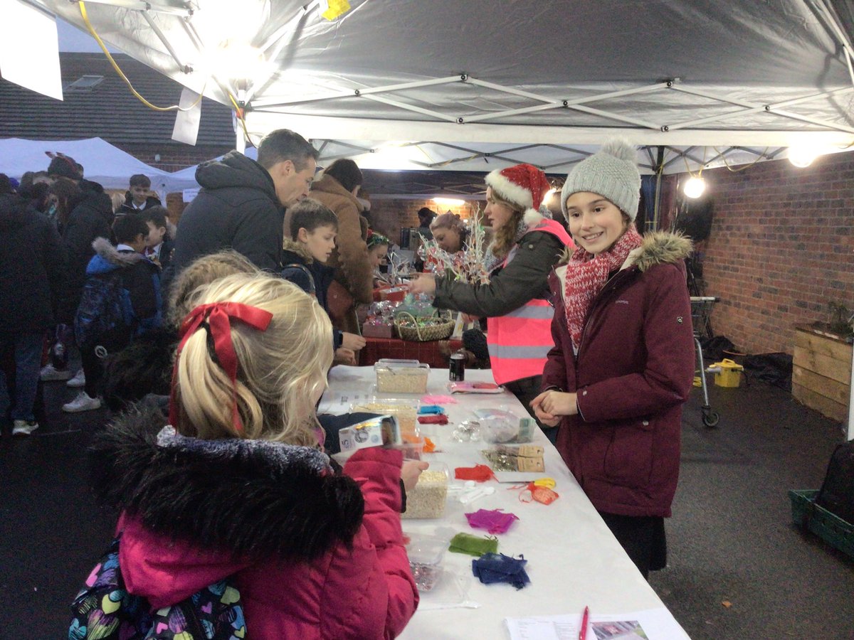 DeaneryPrimary's tweet photo. @deaneryptfa Christmas Fayre is in full swing 🎄🎅🏽 https://t.co/JzVOiMRymD