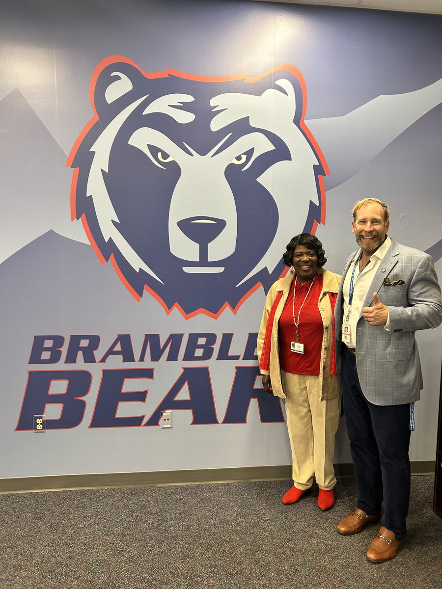 It was a great joy to welcome <a href="/drldeanslcpsbr/">Linda Deans, Ph.D.</a> to <a href="/BAM_MS_Official/">Brambleton Middle</a> this morning!  I appreciate her warm and sincere approach to our important work, she is an outstanding advocate for our students and our school system! Thank you Dr. Deans for your support! <a href="/LCPSOfficial/">LCPS News</a>
