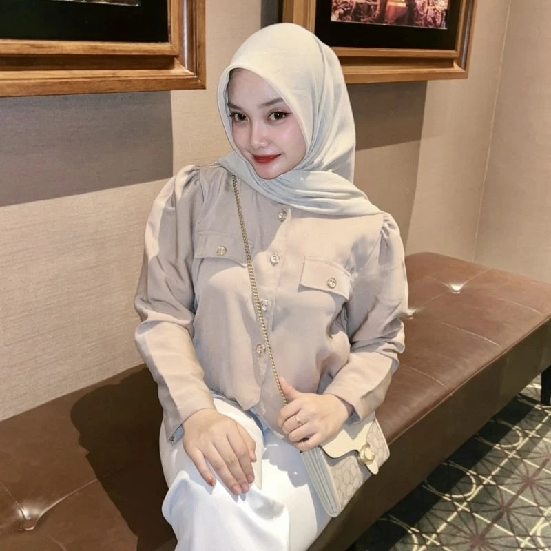 rufa68564's tweet photo. 👔 Blazer kerja wanita kekinian, tampil profesional &amp; stylish! 🌟
Tingkatkan gaya kerja Anda dengan blazer trendi ini!
👉 https://t.co/R3gGE3pRSv

#BlazerWanita #OutfitKerja #FashionKantor #TrenBlazer #OOTDWork #StyleProfesional https://t.co/2lLrCrPzqx