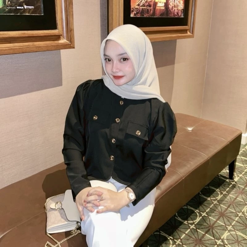 rufa68564's tweet photo. 👔 Blazer kerja wanita kekinian, tampil profesional &amp; stylish! 🌟
Tingkatkan gaya kerja Anda dengan blazer trendi ini!
👉 https://t.co/R3gGE3pRSv

#BlazerWanita #OutfitKerja #FashionKantor #TrenBlazer #OOTDWork #StyleProfesional https://t.co/2lLrCrPzqx