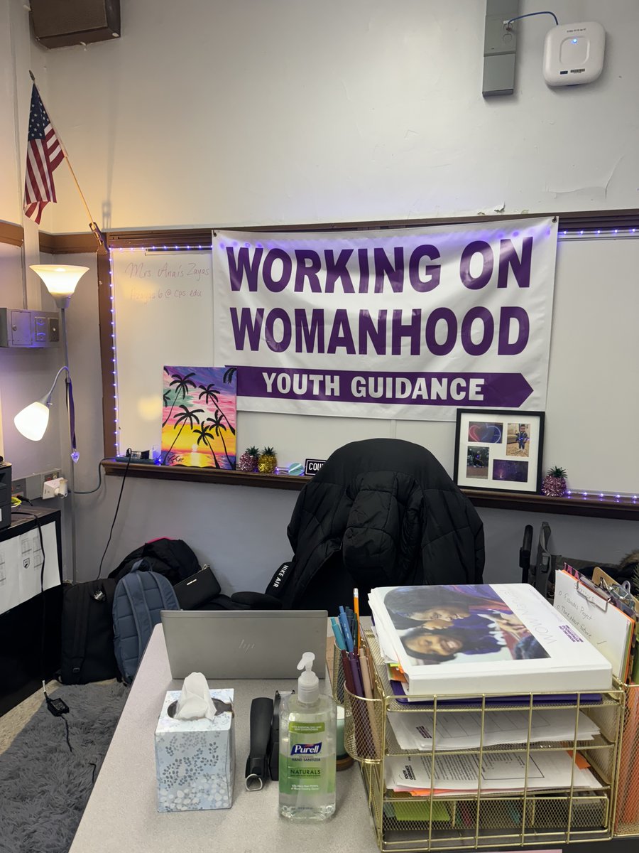 BearsOutreach's tweet image. On Wednesday Bears DB Adrian Colbert participated in a WOW session with seniors from Kelvyn Park Junior and Senior High School. There he taught students breathing techniques to help with stress and discussed the importance of the 5 core WOW values.