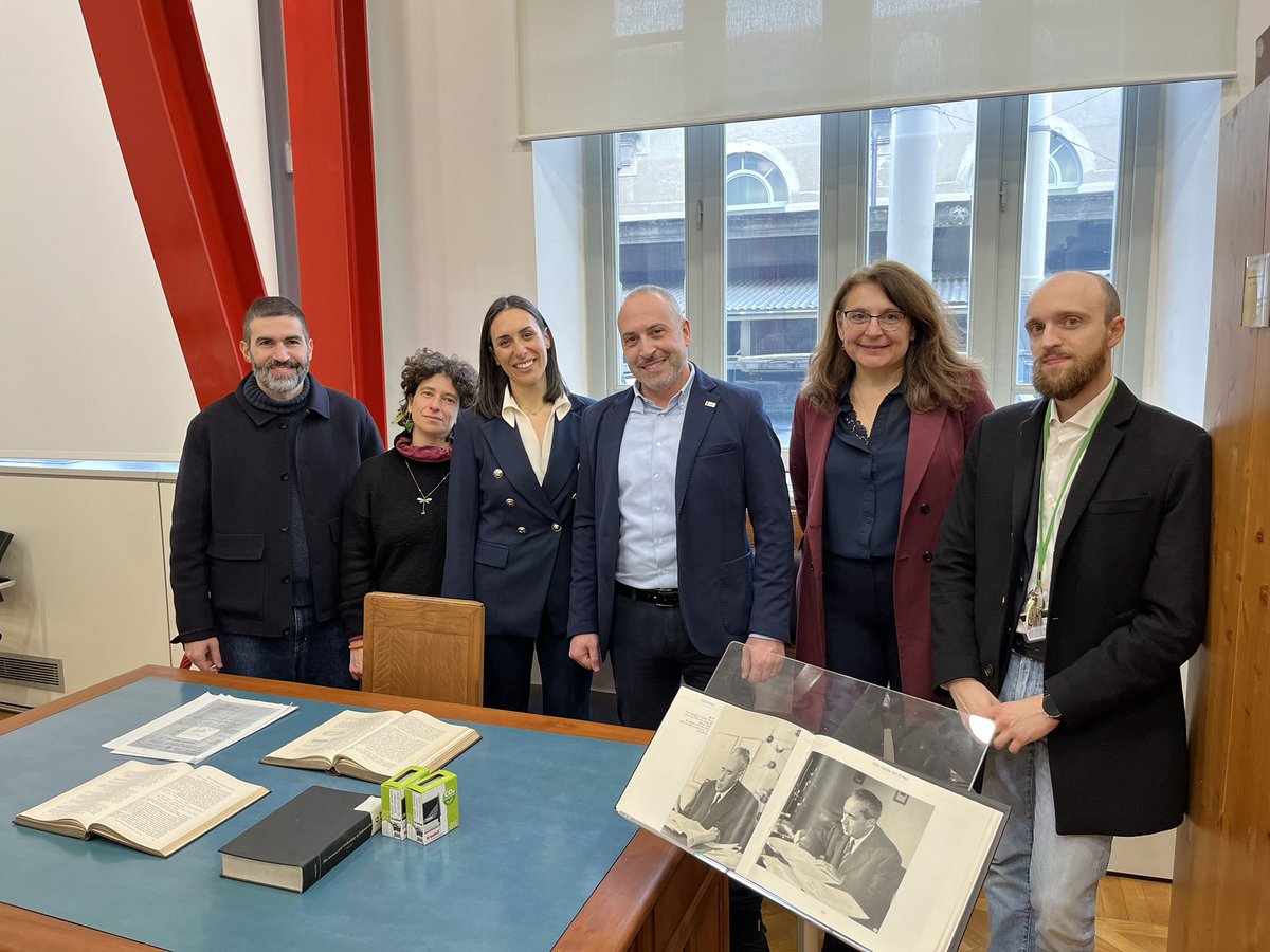 Manuela T. Raimondi (@raimondi_t) on Twitter photo Congratulations to <a href="/nardini_an/">Alessandra Nardini</a> who defended her PhD thesis today
magna cum laude 👏👏
Thank you to the great members of the commission Angelo Accardo, Federica Boschetti, <a href="/i_papantoniou/">Ioannis Papantoniou</a>
<a href="/in2_sight/">In2Sight</a>
<a href="/EU_Commission/">European Commission</a>
<a href="/ERC_Research/">European Research Council (ERC)</a> Research Council (ERC)
<a href="/polimi/">Politecnico di Milano</a>
<a href="/CNR_IFN/">CNR - IFN</a>
<a href="/unimib/">Università degli Studi di Milano-Bicocca</a> Congratulations to <a href="/nardini_an/">Alessandra Nardini</a> who defended her PhD thesis today
magna cum laude 👏👏
Thank you to the great members of the commission Angelo Accardo, Federica Boschetti, <a href="/i_papantoniou/">Ioannis Papantoniou</a>
<a href="/in2_sight/">In2Sight</a>
<a href="/EU_Commission/">European Commission</a>
<a href="/ERC_Research/">European Research Council (ERC)</a> Research Council (ERC)
<a href="/polimi/">Politecnico di Milano</a>
<a href="/CNR_IFN/">CNR - IFN</a>
<a href="/unimib/">Università degli Studi di Milano-Bicocca</a>