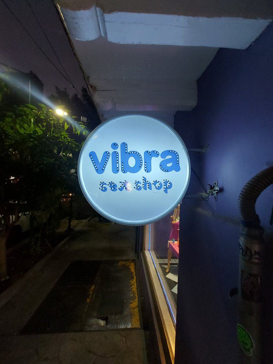 DarkRoom tweet media