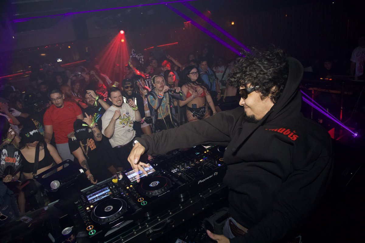 My 2024 Promo Mix is out now 🖤 thank you to everyone who has supported this year and supported before the release , hope you all enjoy it and mad love to everyone who listens and shows love 

on.soundcloud.com/zeEa5exAYAKNM3…