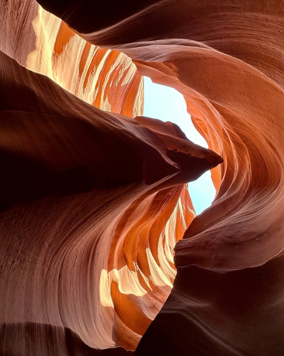 jott677's tweet photo. A symphony of form and color😍
A work of art created by nature in a single copy.

A symphony of shape and light😍
A unique masterpiece of art created by nature✨
#FitnessJourney #CanyonViews #ActiveLifestyle #WomenInSports #NatureWorkout https://t.co/AJ8buIbRO6