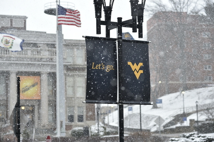 🎓 Spring 2025 Career Opportunities Ahead! 🌟

The new year is just around the corner. We're gearing up to help you connect with potential employers and kickstart your career in 2025. Keep an eye out for upcoming events and workshops in Handshake.

careerservices.wvu.edu/events