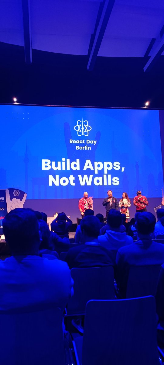 Build Apps, not Walls... 
The best closing fact 👏🚀❤️
Bye #ReactDayBerlin