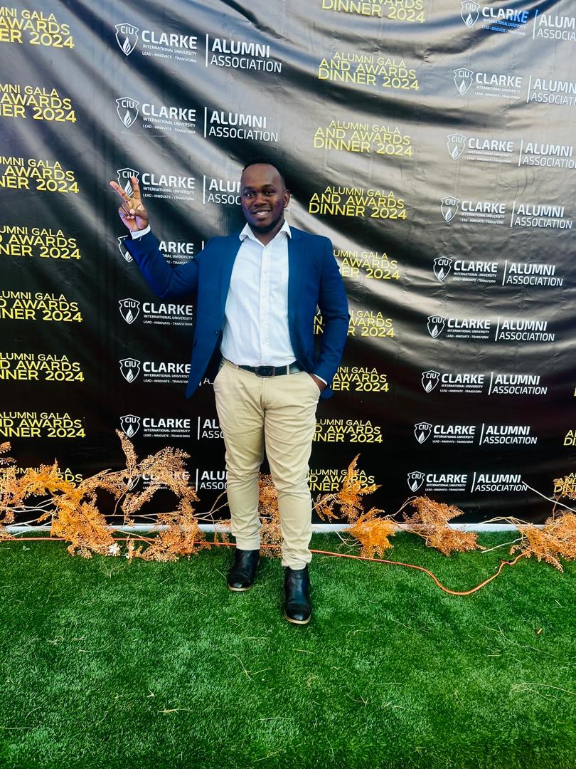 JoKanyike's tweet photo. @CIUuga Representing the staff. https://t.co/nkpsrubzqN