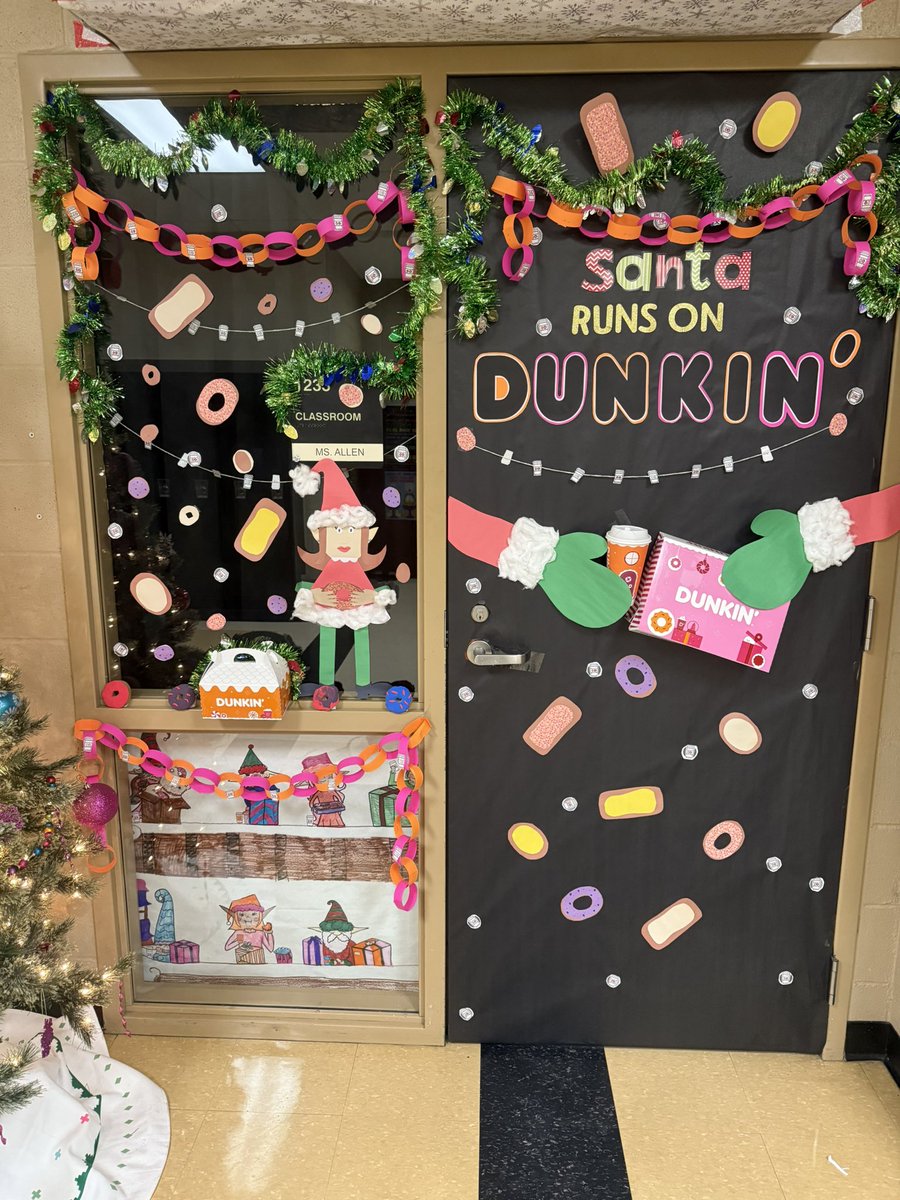 VBcoachallen36's tweet photo. @dunkindonuts 

Deck the halls with holiday cheer!!!
❤️💚❤️💚❤️💚❤️💚❤️💚❤️💚❤️
So proud of my students for all of their hardwork and creativity!! #RaiderPride

WGH believes that 
“Santa 🎅🏼 runs on Dunkin' 🍩” https://t.co/RRJ9ypgy4o