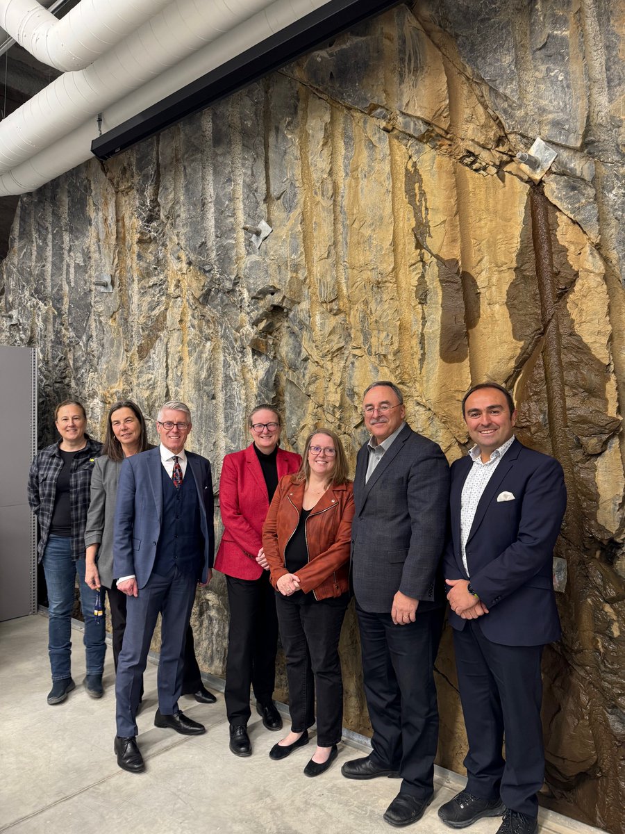 LUL Research|Recherche (@researchlul) on Twitter photo Miigwetch to <a href="/InnovationCA/">CFI / FCI</a> President & CEO, Sylvain Charbonneau, & Vice President of Programs & Planning, Mohamad Nasser-Eddine, for visiting 2 of our CFI-funded research spaces <a href="/LaurentianU/">Laurentian University - Université Laurentienne</a>! Ils ont visité le Centre d’analyse Perdue et W-SIM (simulateur de milieu de travail). Miigwetch to <a href="/InnovationCA/">CFI / FCI</a> President & CEO, Sylvain Charbonneau, & Vice President of Programs & Planning, Mohamad Nasser-Eddine, for visiting 2 of our CFI-funded research spaces <a href="/LaurentianU/">Laurentian University - Université Laurentienne</a>! Ils ont visité le Centre d’analyse Perdue et W-SIM (simulateur de milieu de travail).
