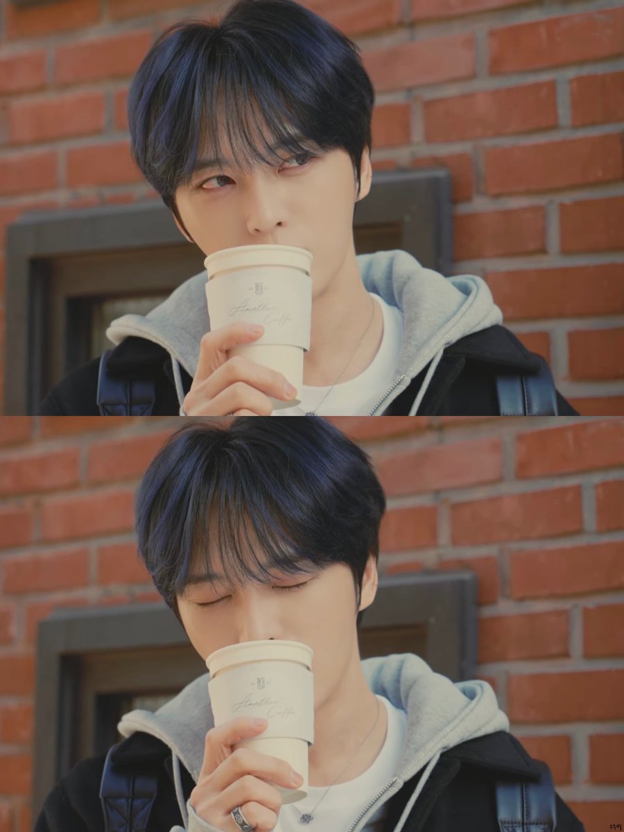 1ove_jj's tweet photo. 김재중(KIMJAEJOONG) 2025 SEASON'S GREETINGS 💚

@bornfreeonekiss 
#김재중 #재중 #KIMJAEJOONG
#JAEJOONG #ジェジュン #金在中
#시즌그리팅 #SEASONSGREETINGS
#AnotherCoffee https://t.co/vSv7KXq6de
