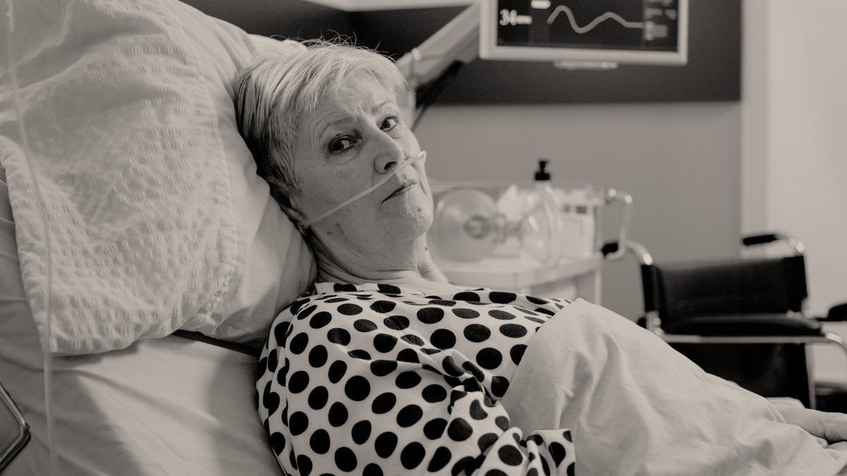 🚨The latest NHS Wales surveillance figures reveal that the number of people admitted to hospital with flu is nearly double compared to the same week last year.

Admissions are also rising sharply, with a 36% increase compared to last week. We're urging people with lung