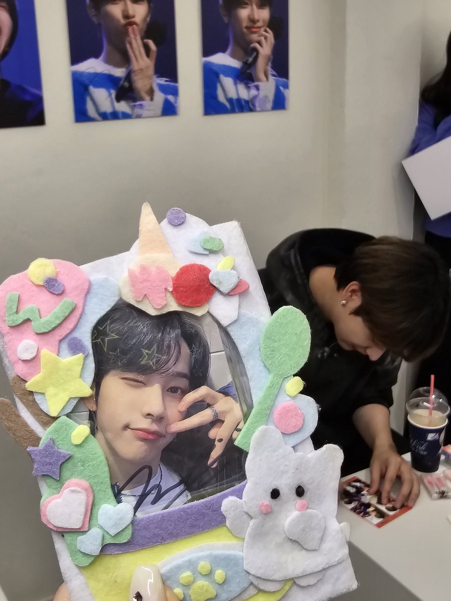 욱진이 생일축하해 🎉 
그리고 카페 준비하느라 고생햇다아

#Happy_Nine_Day 
#나인이에게_행복이_넘치는_날들이_찾아오길
#온리원오브 #나인 #OnlyOneOf #Nine